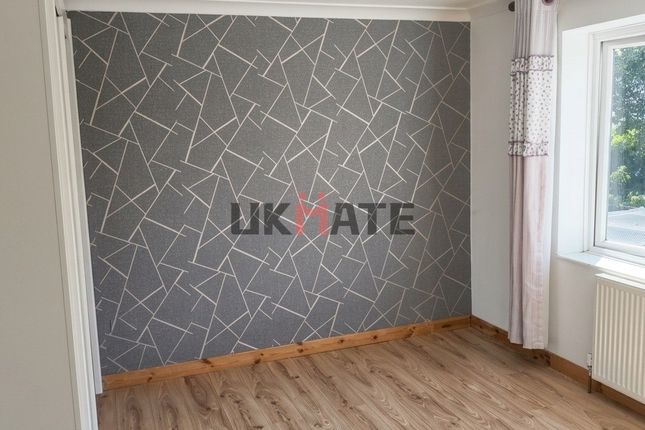 11, Mapleton Close, Bromley photo 3