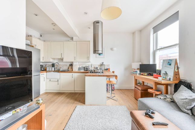 Thumbnail Flat to rent in Bedford Hill, Balham, London