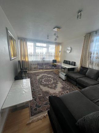 Flat for sale in Baird Avenue, Southall