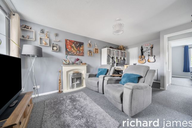7, Victoria Drive, Chippenham photo 4