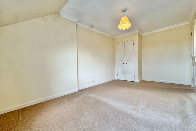 28 Sarisbury Gate, Bridge Road, Southampton photo 3