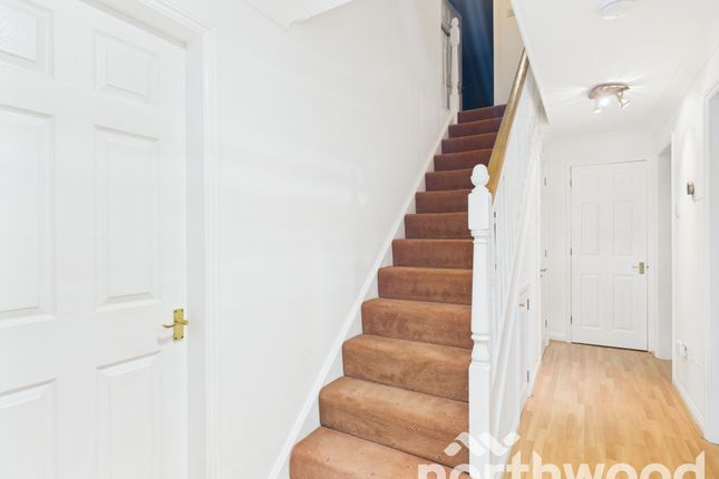 25, James Allchin Gardens, Ashford photo 3