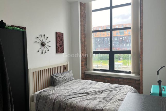 Flat to rent in Malta Street, Manchester