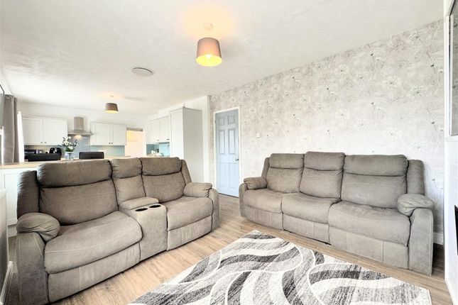 3, Greenbank Crescent, Newquay photo 2