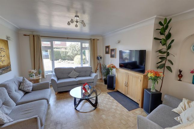 6, Glebe Close, Newent photo 3