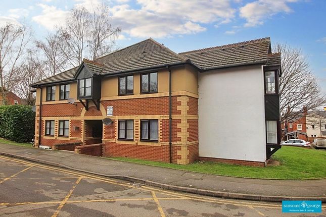 Thumbnail Flat for sale in Walkers Place, Reading