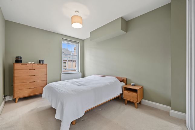 Flat 9, Pringle House, London photo 4