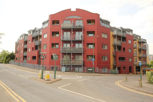 Thumbnail Flat to rent in Brookfield House, Hemel Hempstead, Unfurnished, Available Now