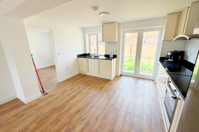 32, Rudyard Close, Luton photo 3