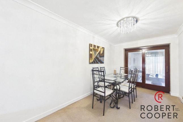 196, Wiltshire Lane, Pinner photo 4