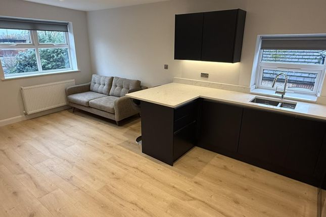 Flat 5, 7, Church Road, Urmston photo 4