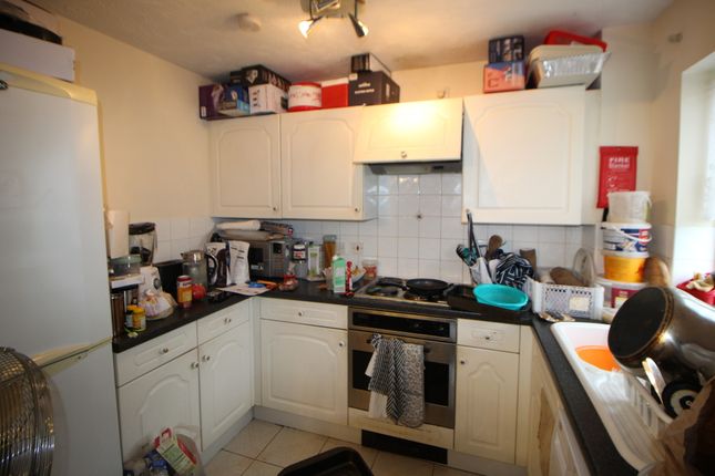 Flat for sale in Fortune Court, Stern Close, Barking