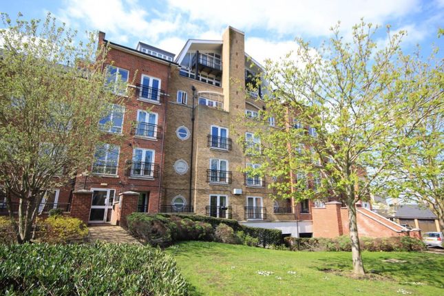 Thumbnail Flat for sale in Aveley House, Iliffe Close, Reading, Berkshire