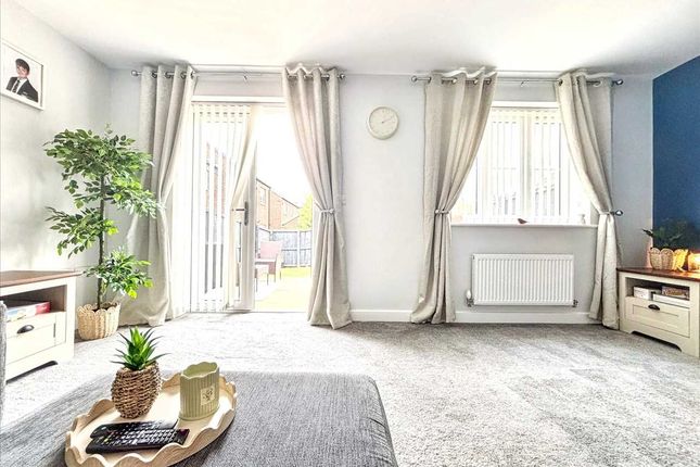 15, Adams Park Way, Kirkby IN Ashfield photo 3