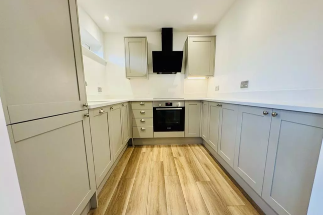 1-bed flat on 6 Richards House, Taunton, £1,350/mo