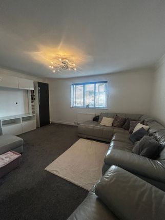5 Old Station Court, Heckmondwike photo 4