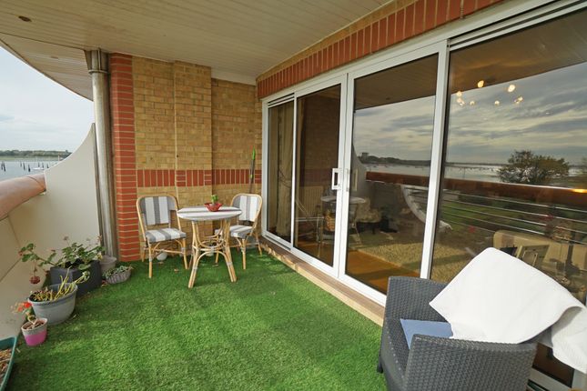 16, Victory House, Port Solent, Portsmouth photo 5