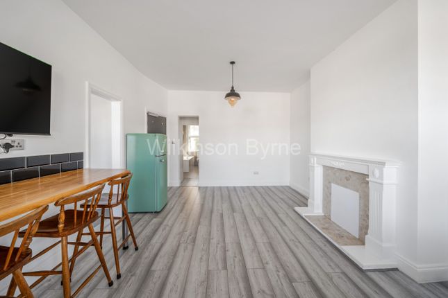 Flat 3, 12, Brownlow Road, Bounds Green photo 3