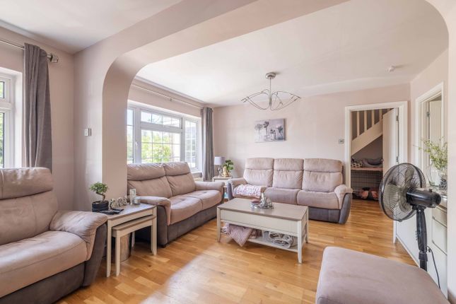76, Burnham Lane, Burnham photo 4