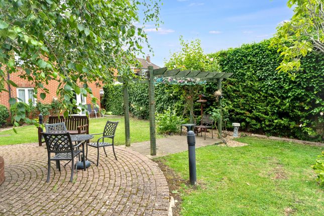 Flat 12, Warner Court, Yorktown Road, Sandhurst photo 4