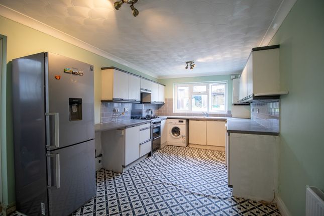 17, Connaught Road, Aldershot photo 4