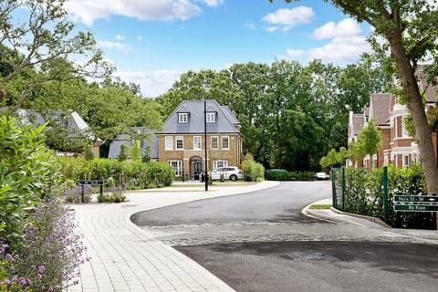 Detached house to rent in Broadoaks Park Road, West Byfleet, Surrey