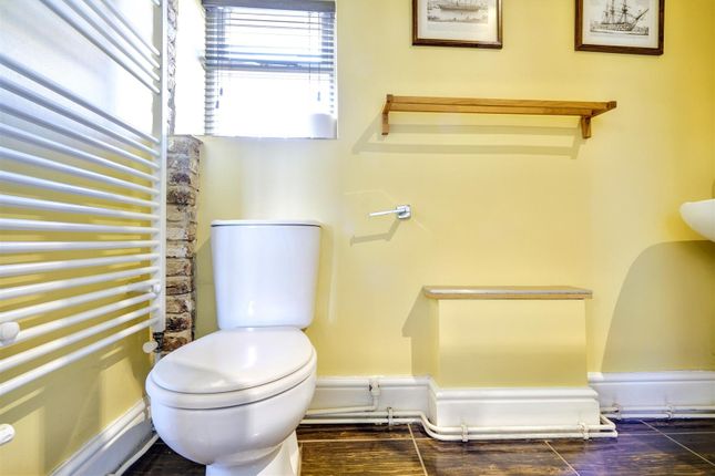 Cott 1 Bathroom 1_2.Jpeg