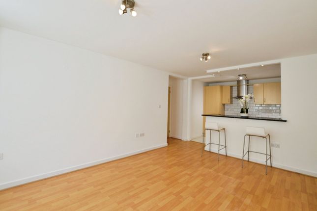 3, High Court, 135, High Road, West Byfleet photo 3