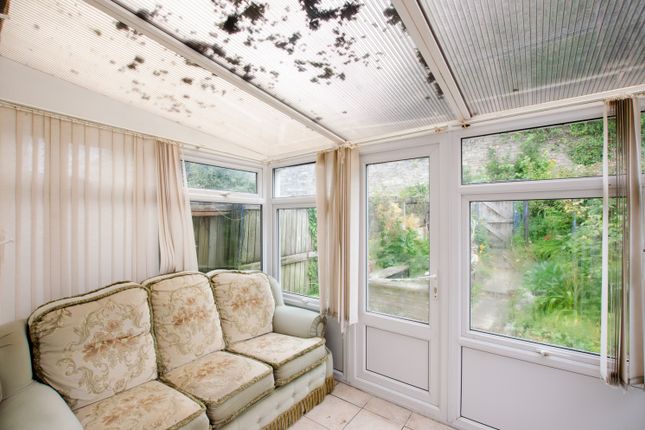 12, Cherry Tree Close, Bodmin photo 3
