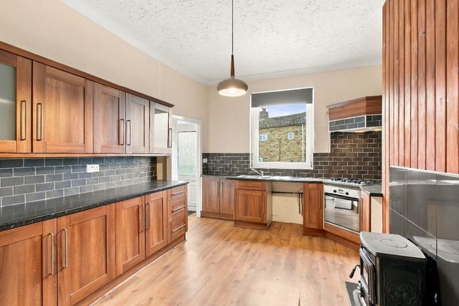 47 Wakefield Road, Drighlington photo 4