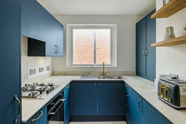 2-bed flat on 117A, Lordship Lane, London, £2,750/mo