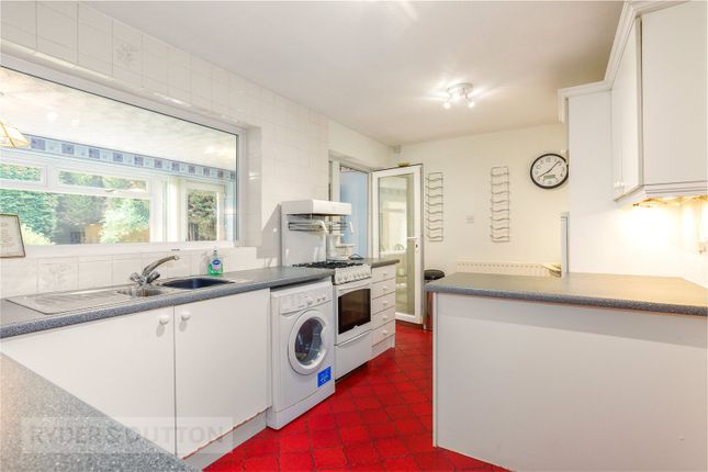 19, Oakwood, Chadderton photo 4