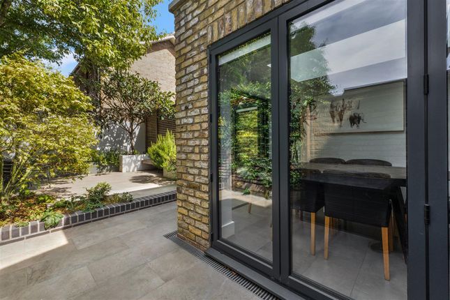 15, Glebe Street, London photo 3