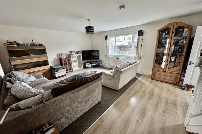 1, Lauderdale Road, Ammanford photo 2