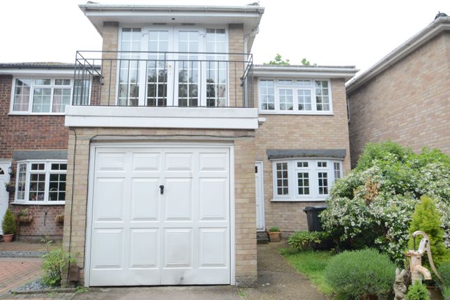Thumbnail Detached house to rent in Canewdon Close, Woking