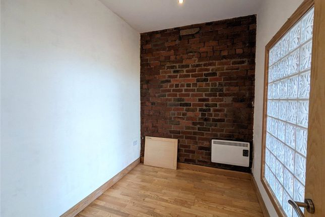 37, Broadgate House, Bradford photo 5