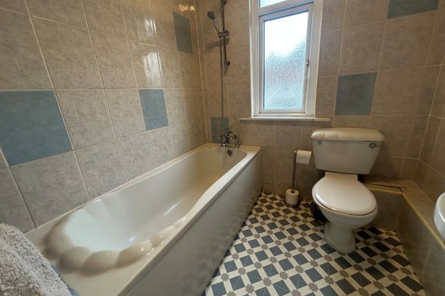 14, Regents Park Road, Southampton photo 5