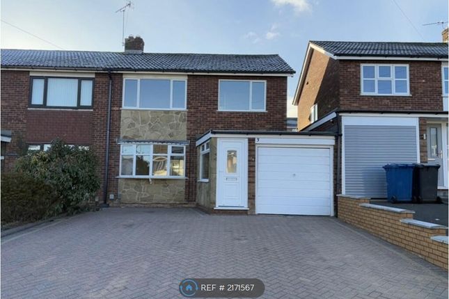 3-bed semi-detached on Burntwood, £1,395/mo