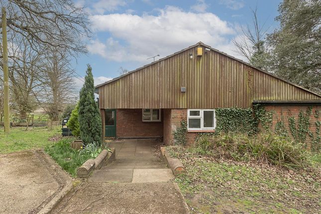 Detached bungalow for sale in Farrs Lane, East Hyde, Luton