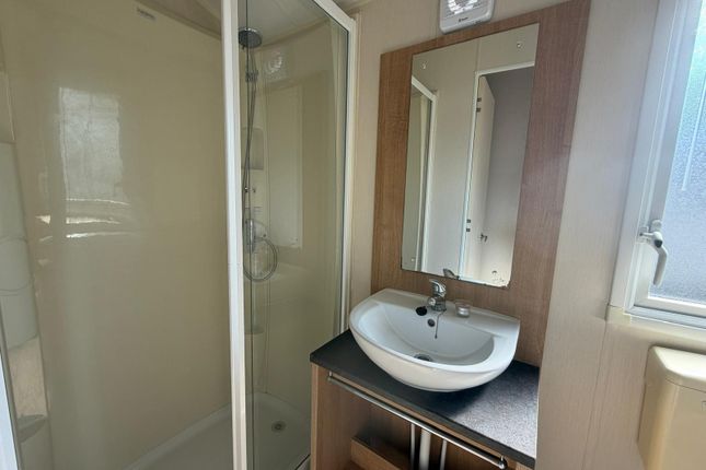 4, Solent Breezes Holiday Park, Warsash, Southampton photo 4