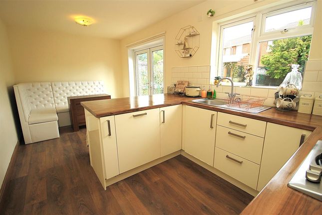 10, Willow Avenue, Motherwell photo 4