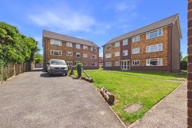 14 Shaw Court, Ninehams Road, Caterham photo 2