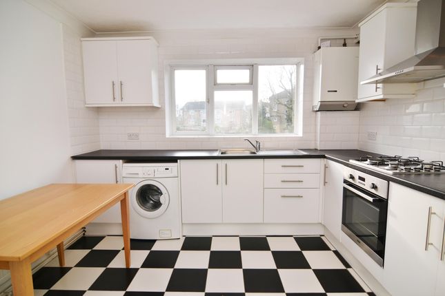 3 Abney Court,, Belmont Road, Twickenham photo 3