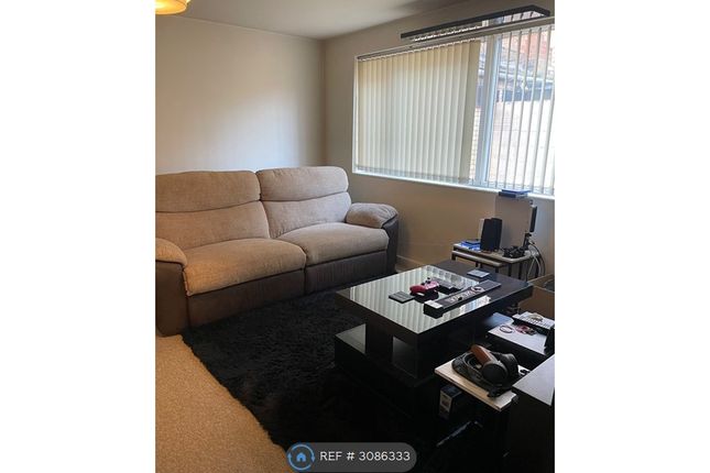 1-bed flat on Charminster Road Charminster, Bournemouth, £880/mo