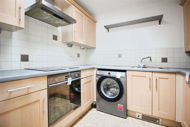 6, Cox Hollow, Reading photo 2