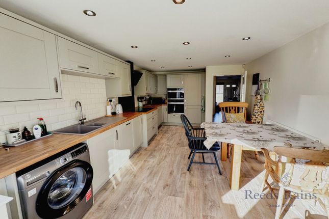 Forrester Close, Selby photo 4