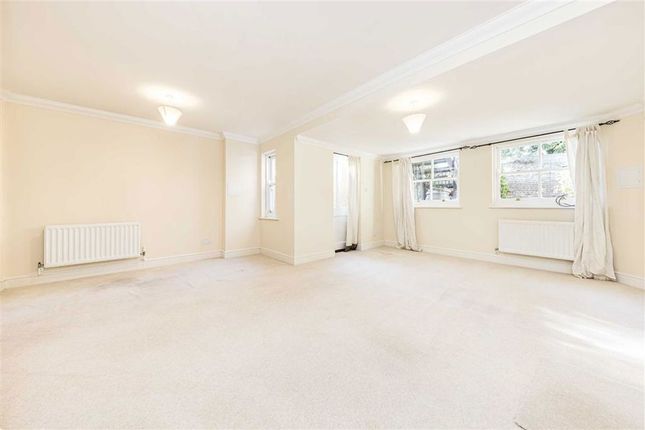 26, Admiralty Way, Teddington photo 4