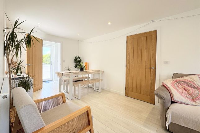 3, Century Court, Newquay photo 2