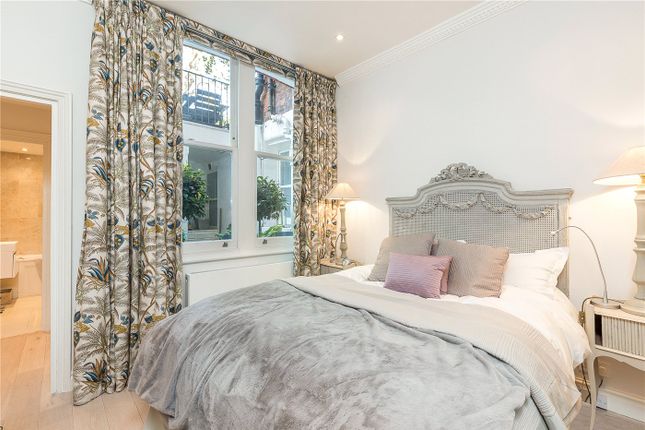 Flat B, 26, Lower Sloane Street, London photo 4
