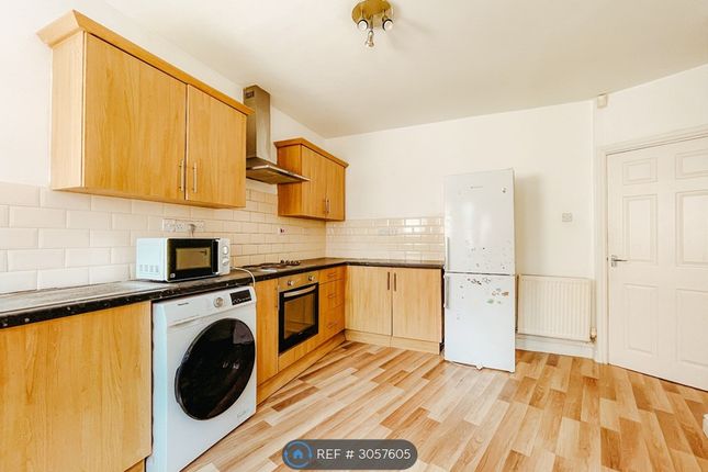 EnSuite  Wilford Crescent East, Nottingham photo 2